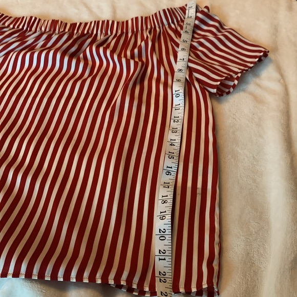 NWOT H&M women’s off the shoulder top - Picture 6 of 6